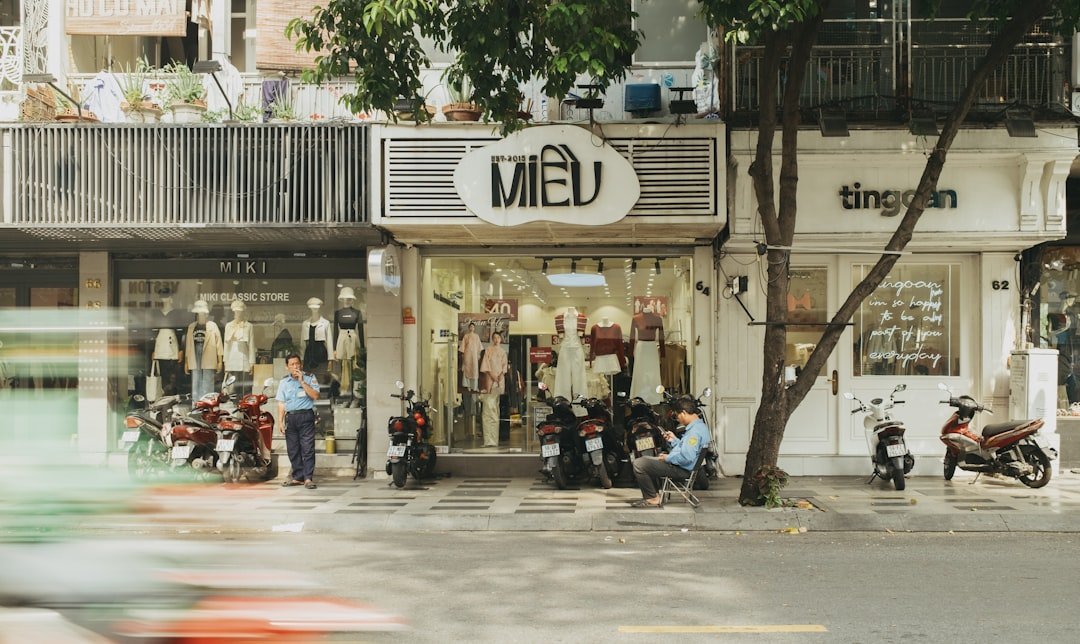 Shophouse Sun Thủ Thiêm Sun Thủ Thiêm — pedestrian shopping street modern architecture Vietnam