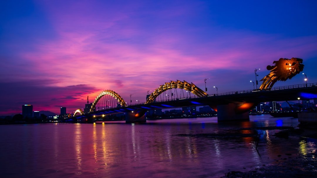 Sun Symphony 5 Đà Nẵng: Giới Thiệu Dự Án Và Bảng Giá 1 Sun Symphony 5 Đà Nẵng — sông Hàn về đêm, quận Sơn Trà