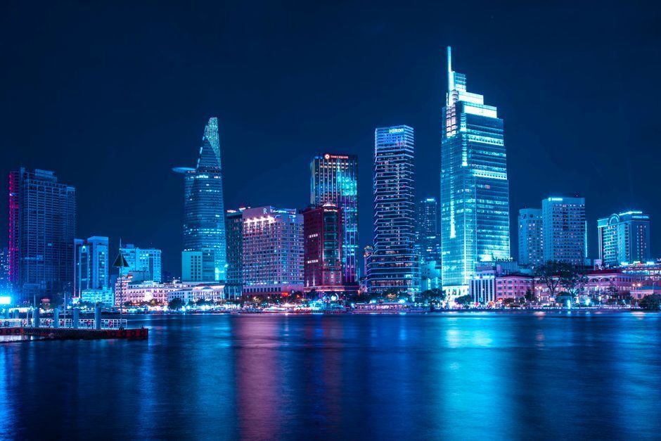 Thuê Văn Phòng Thủ Thiêm: Giá, Thủ Tục Và Lưu Ý 2026 5 Sun Thủ Thiêm — business district skyline Saigon river waterfront