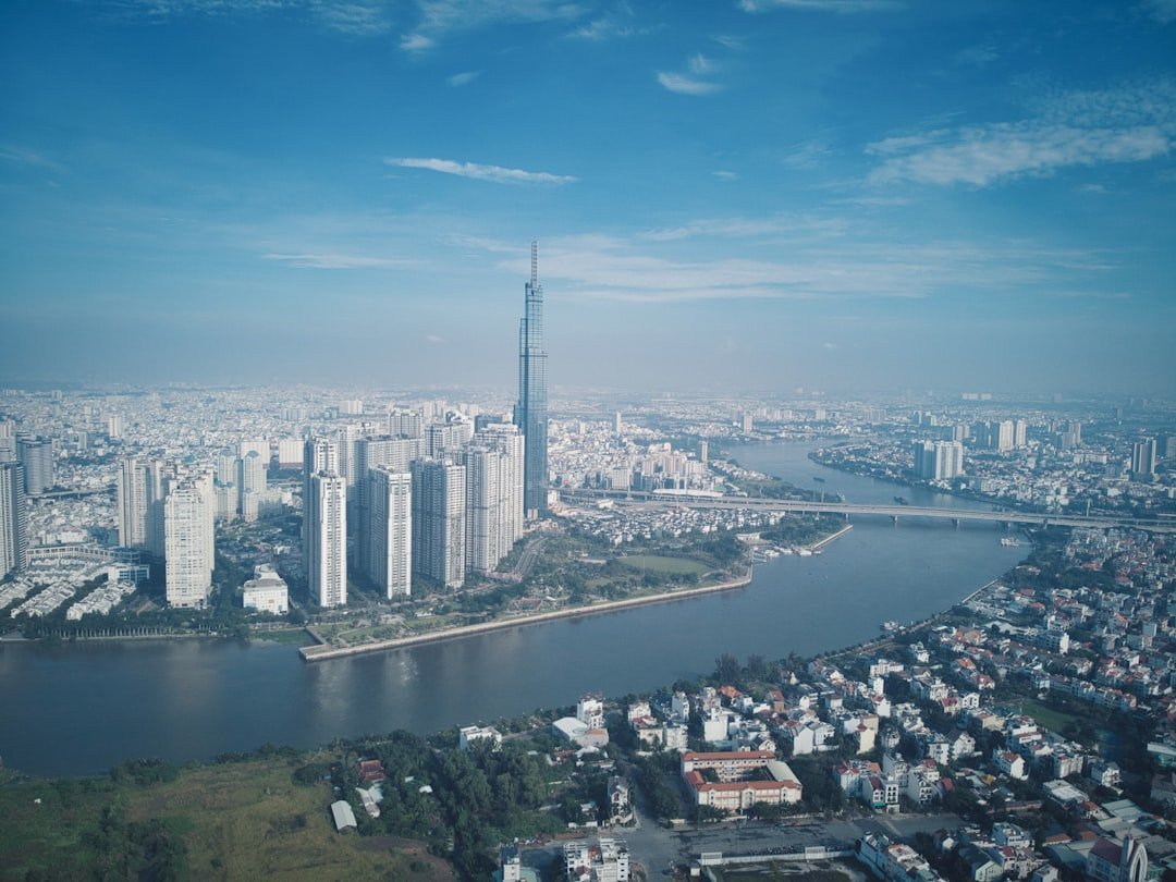 Sun Group Giải Ngân Thủ Thiêm Cuối 2026: Tín Hiệu Gì? 1 Sun Group giải ngân Thủ Thiêm — công trường thi công hạ tầng Khu đô thị mới Thủ Thiêm tháng 8/2026