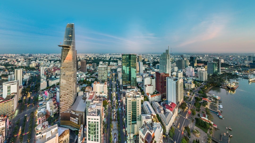 Khách sạn ven sông Sài Gòn tầm nhìn skyline Thủ Thiêm