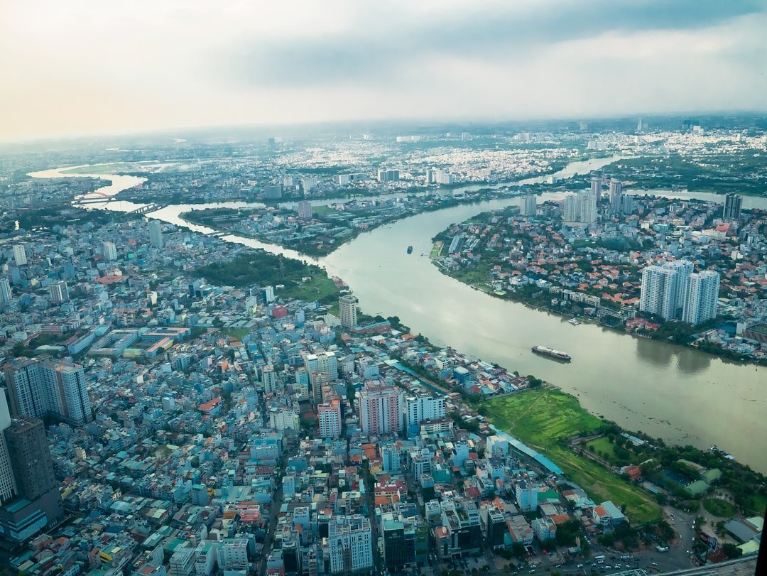Đấu Giá Đất Thủ Thiêm 2026: Shophouse Sun Thủ Thiêm Được Lợi Gì? 1 Đấu giá đất Thủ Thiêm 2026 tại Khu đô thị mới Thủ Thiêm nhìn từ trên cao