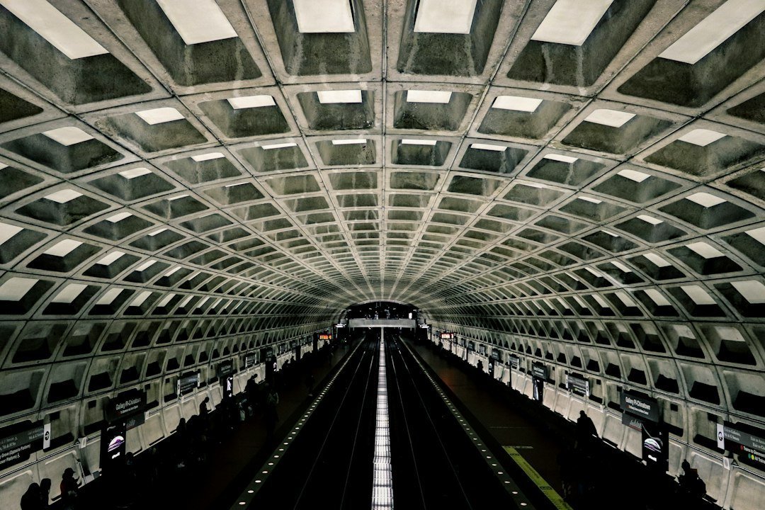 Ga metro hiện đại minh họa tuyến Metro Thủ Thiêm Long Thành khẩn cấp