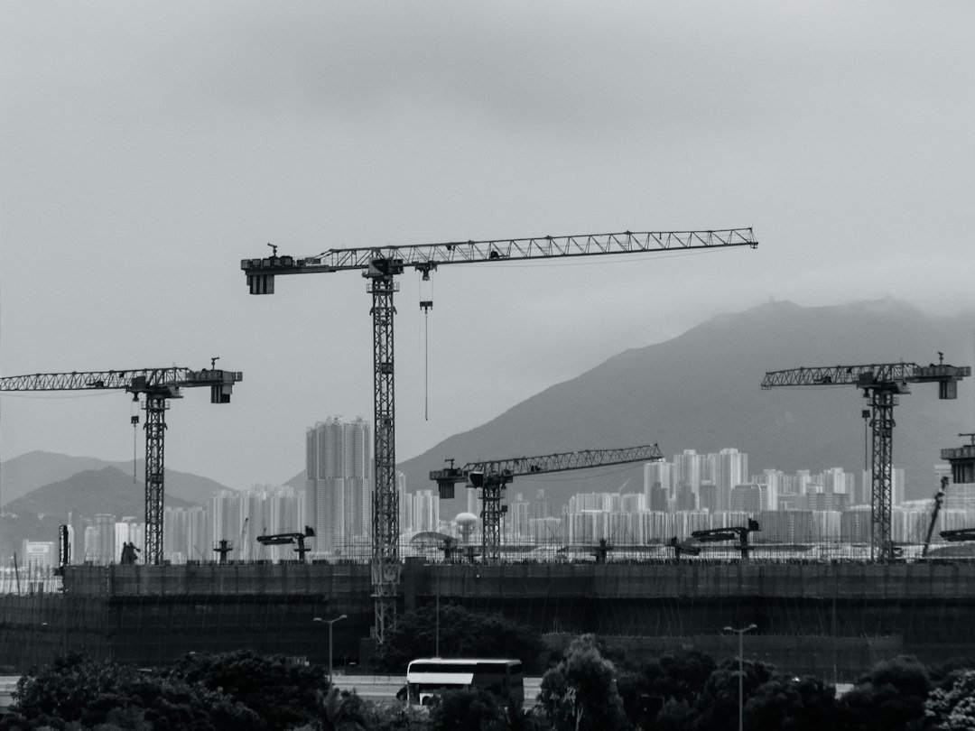 Xu Hướng Đầu Tư Thủ Thiêm Tháng 9/2026: Sun Thủ Thiêm 4 Công trường xây dựng hạ tầng Khu đô thị mới Thủ Thiêm tháng 9/2026