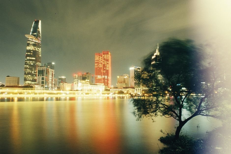 Công Trường Sun Thủ Thiêm Tháng 8/2026: Tín Hiệu Mới 3 Sun Thủ Thiêm — Ho Chi Minh City skyline riverside towers
