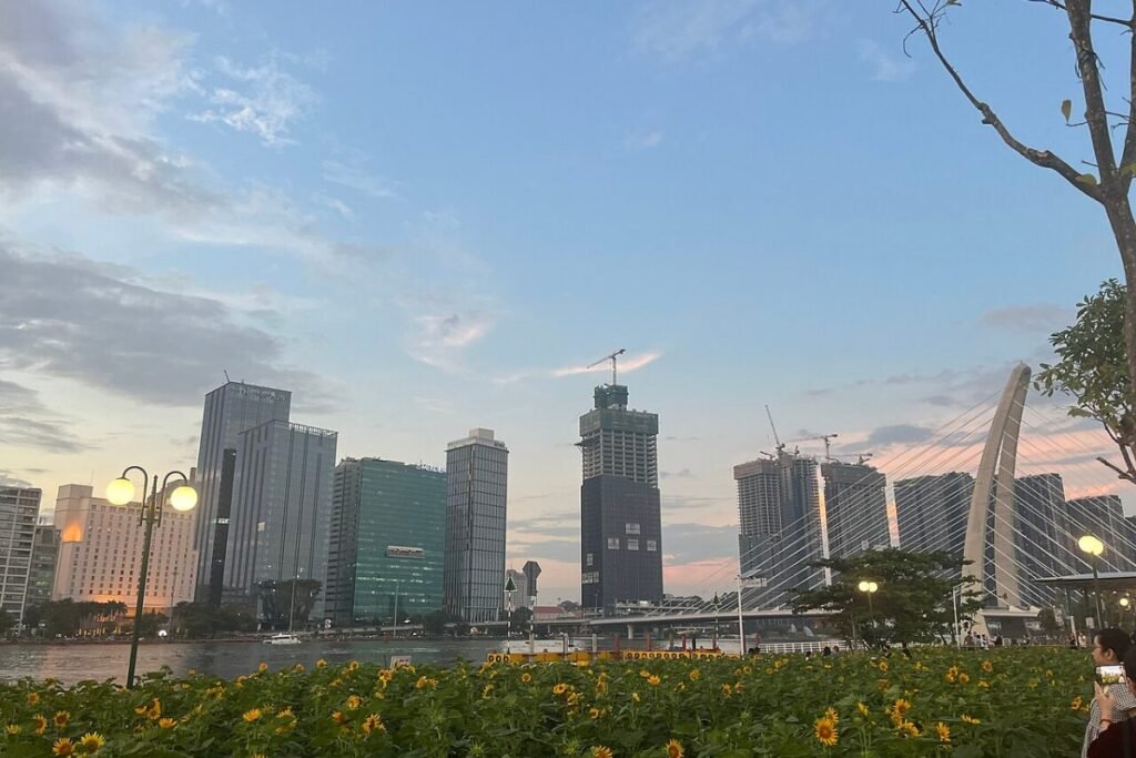 Nhà Hàng View Sông Thủ Thiêm, Cafe Sang Và Điểm Ngắm Sunset 4 Bờ sông Thủ Thiêm – khu vực tập trung nhiều nhà hàng view sông Thủ Thiêm