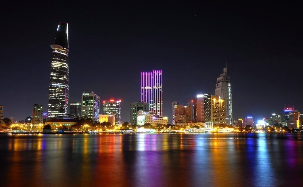Dự Án Thủ Thiêm Tháng 10: OpusK Cất Nóc, Lotte Khởi Công 3 Các dự án bất động sản ven sông Sài Gòn